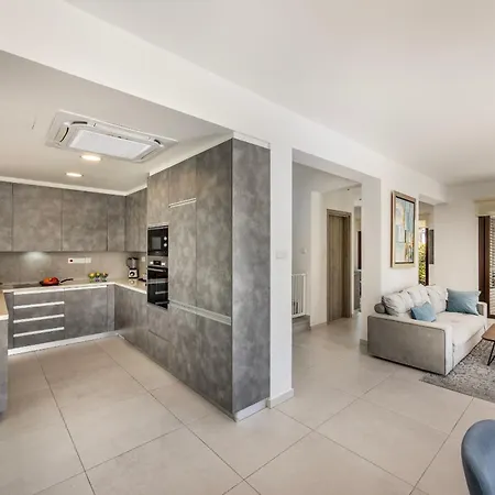 Luxury Seaside Ionion H15 * Ayía Nápa