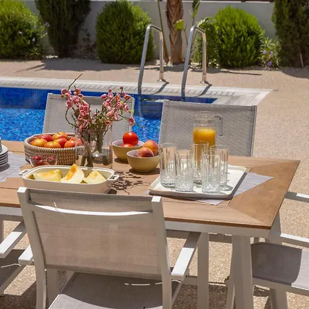 Luxury Seaside Ionion H15 * Ayía Nápa